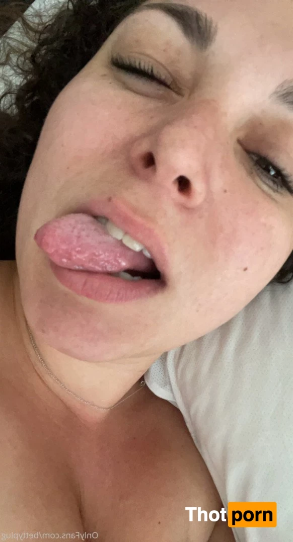 Betty B aka ButtPlugBetty 3659342