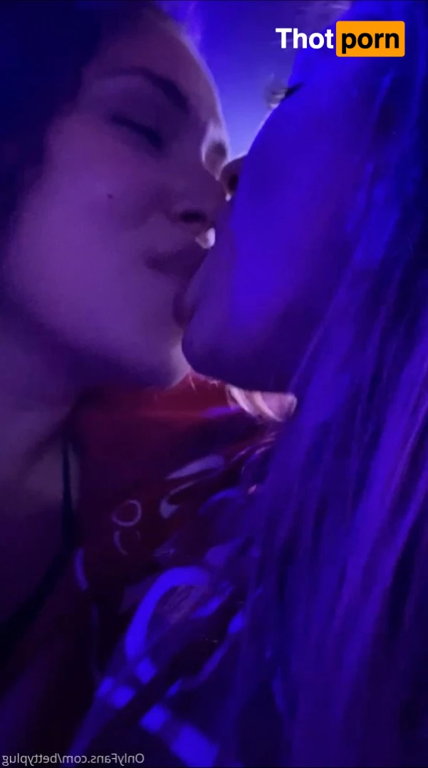 Betty B aka ButtPlugBetty 3661088