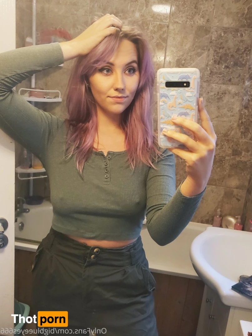 🦊💙BIG BOOTY BLUE EYES FREE 💙🦊 3513258