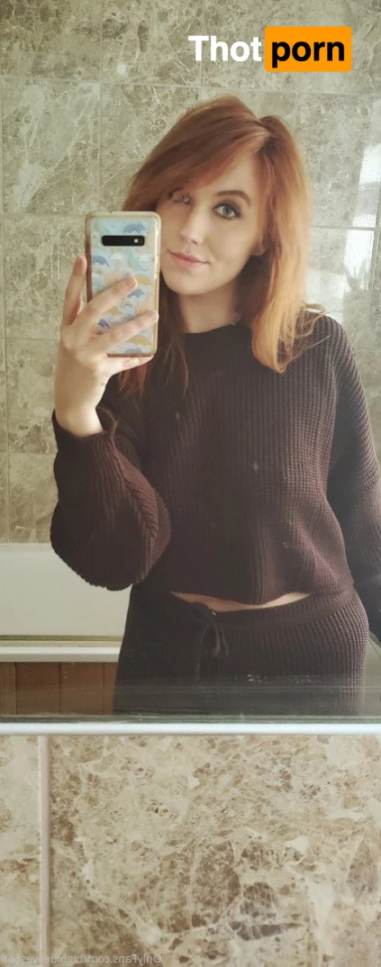 🦊💙BIG BOOTY BLUE EYES FREE 💙🦊 3513281