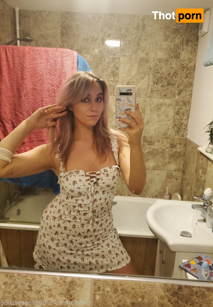 🦊💙BIG BOOTY BLUE EYES FREE 💙🦊 3513425