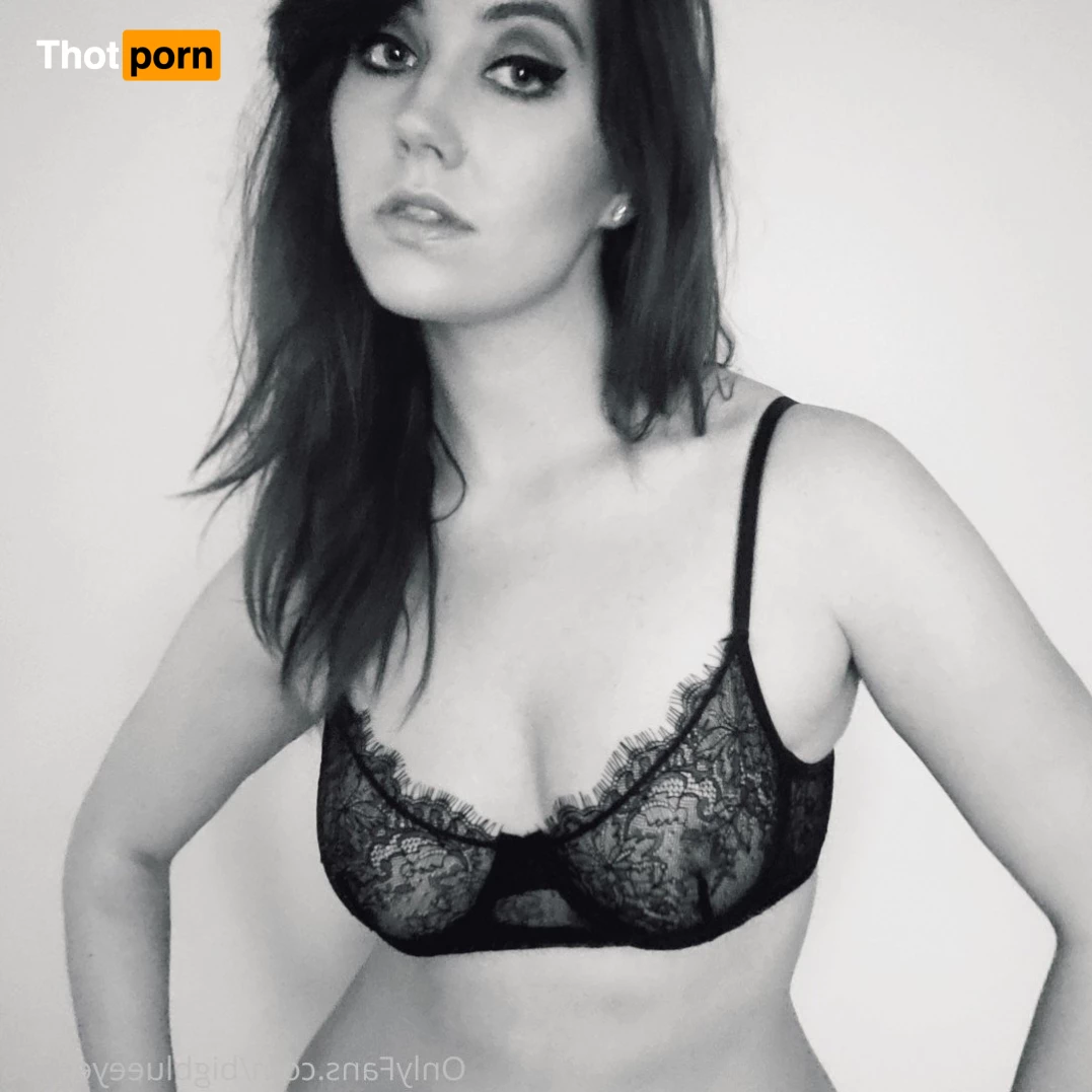 🦊💙BIG BOOTY BLUE EYES FREE 💙🦊 3513464