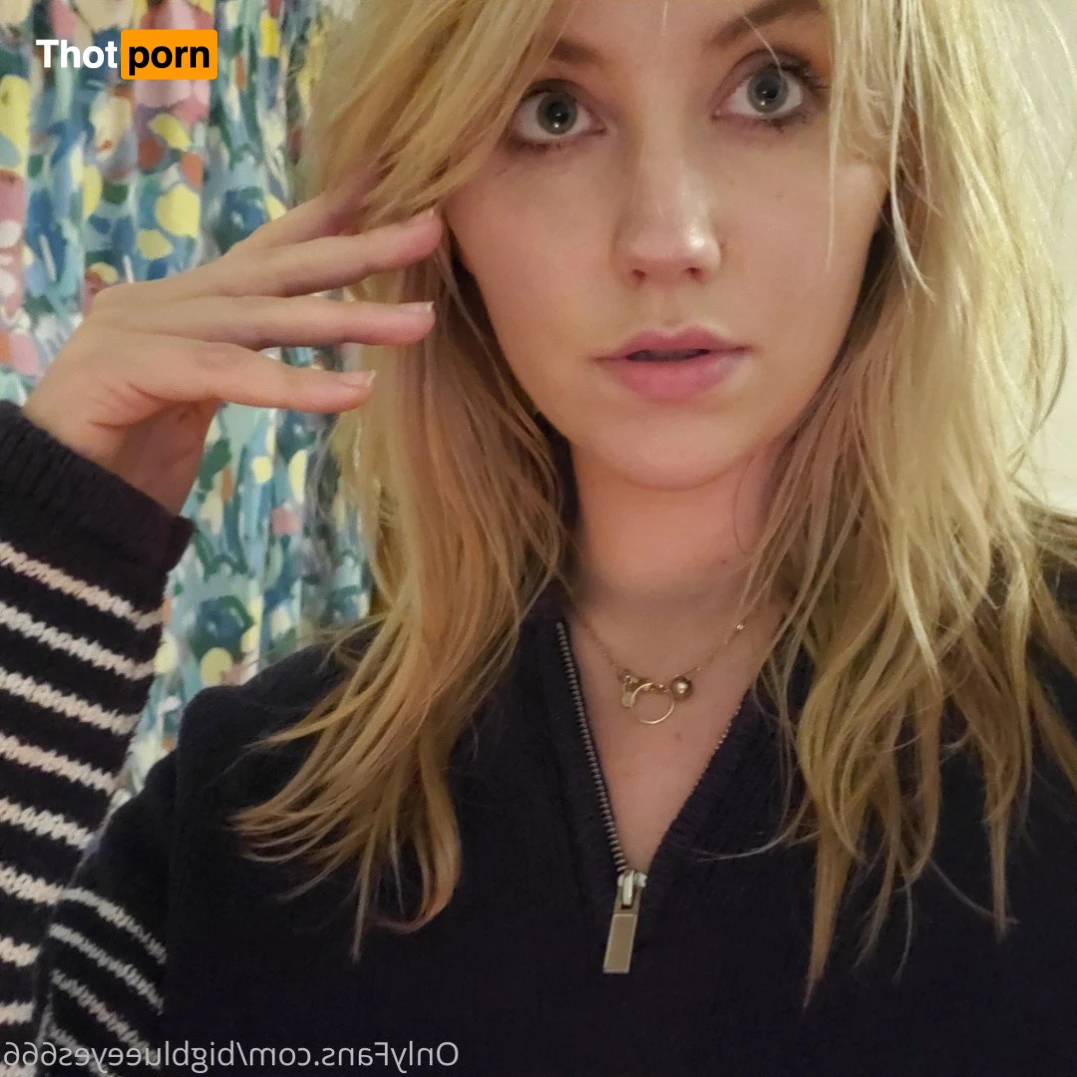 🦊💙BIG BOOTY BLUE EYES FREE 💙🦊 3513466