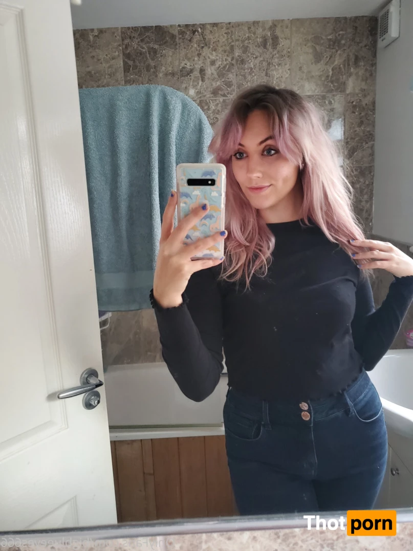 🦊💙BIG BOOTY BLUE EYES FREE 💙🦊 6014081