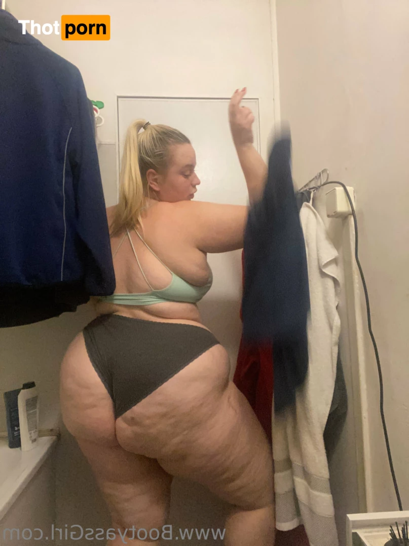 Bootyass Girl 9464364