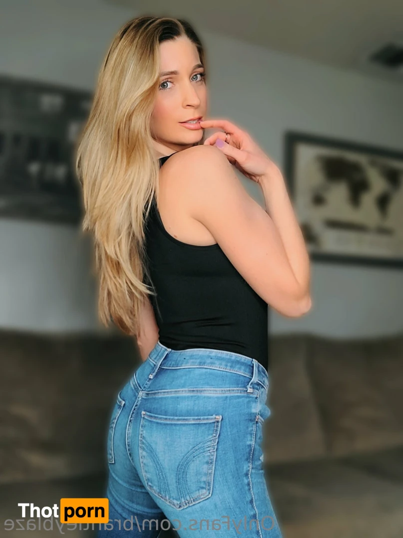 Brantley 🔥 Hot Mom 11334818