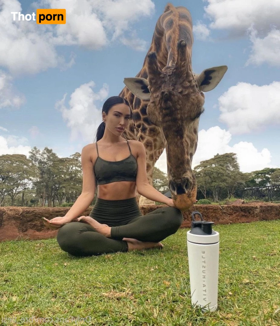 🔥 Bre Tiesi © 3690151