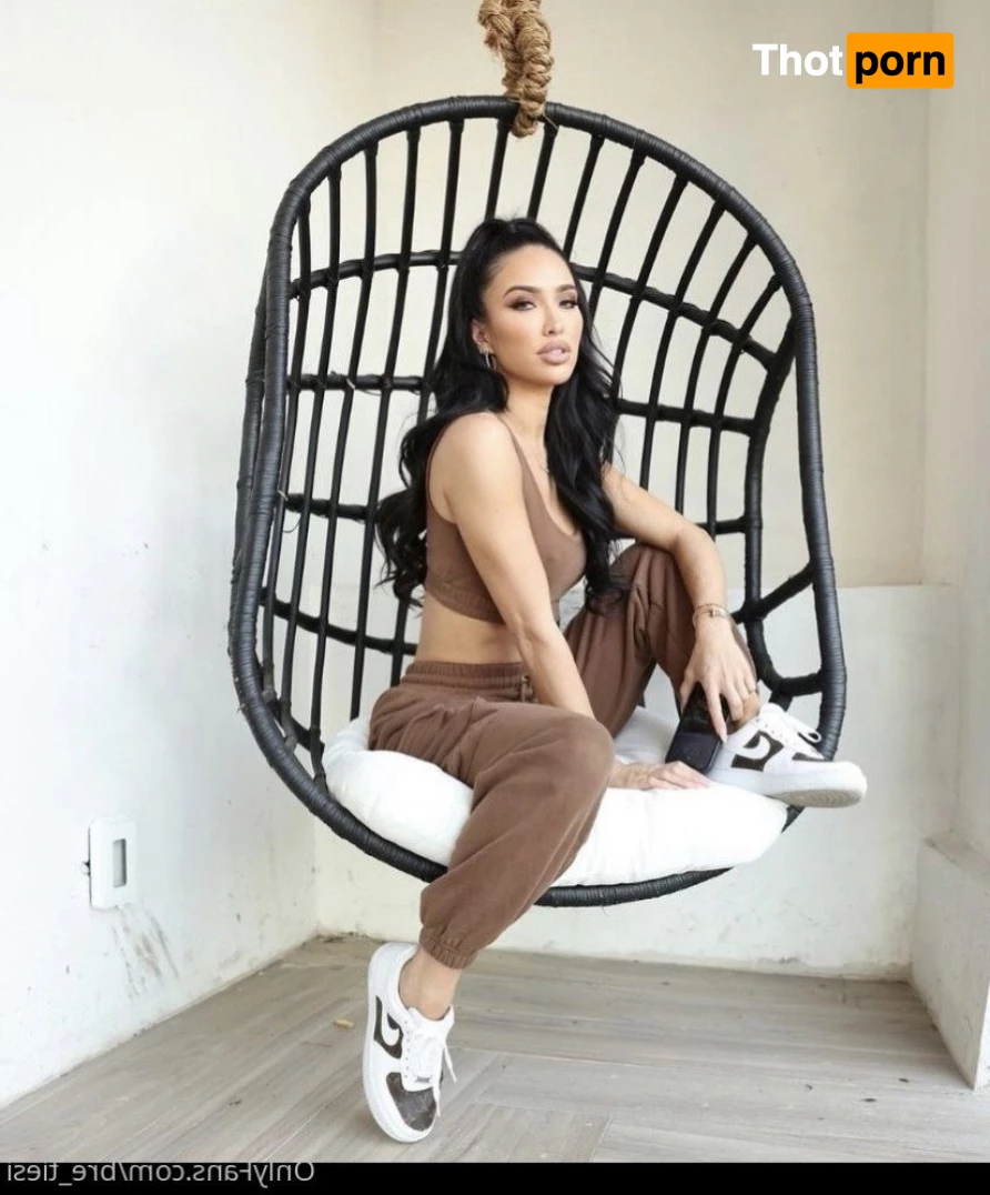 🔥 Bre Tiesi © 3690314