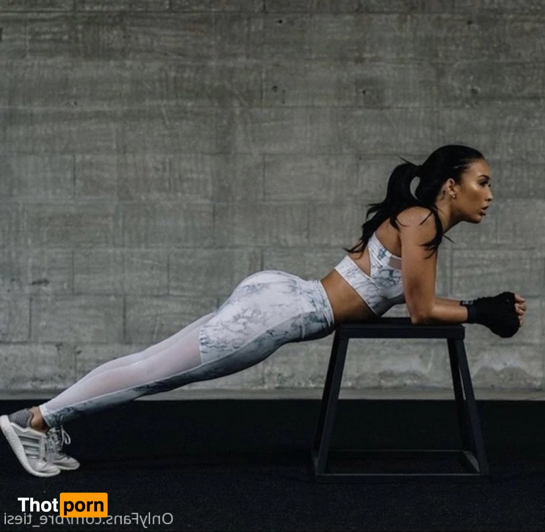 🔥 Bre Tiesi © 3692737