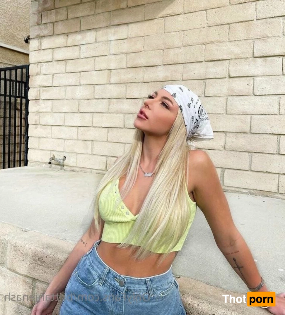 Brittanie Nash 6348564