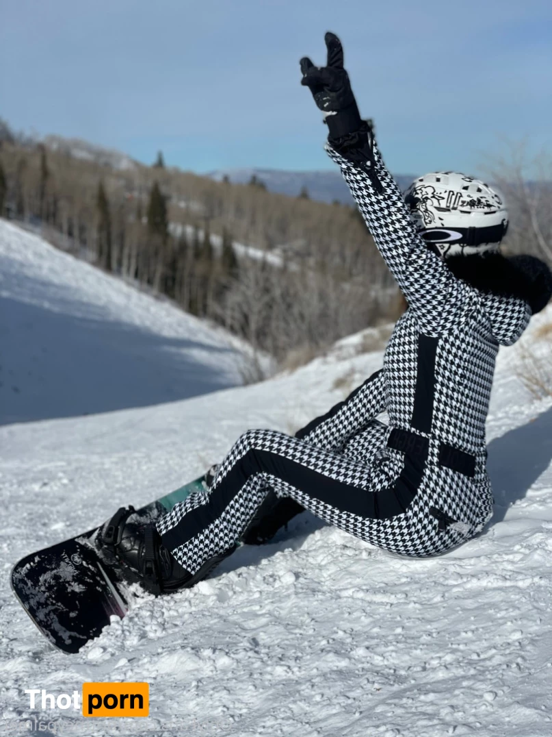 👩🏻‍🎤 Brittney Palmer 🎨 6431538