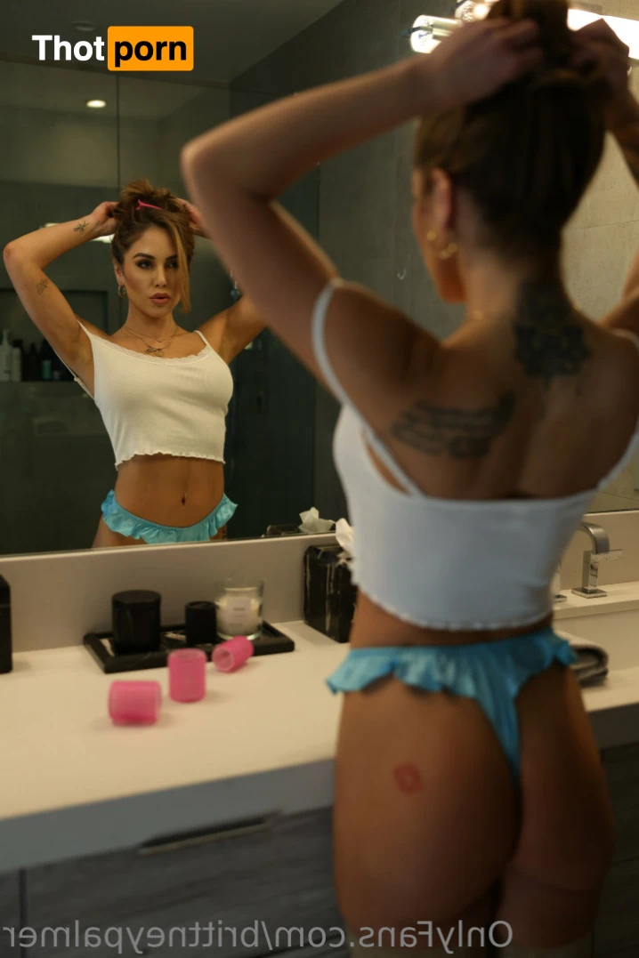 👩🏻‍🎤 Brittney Palmer 🎨 11097659