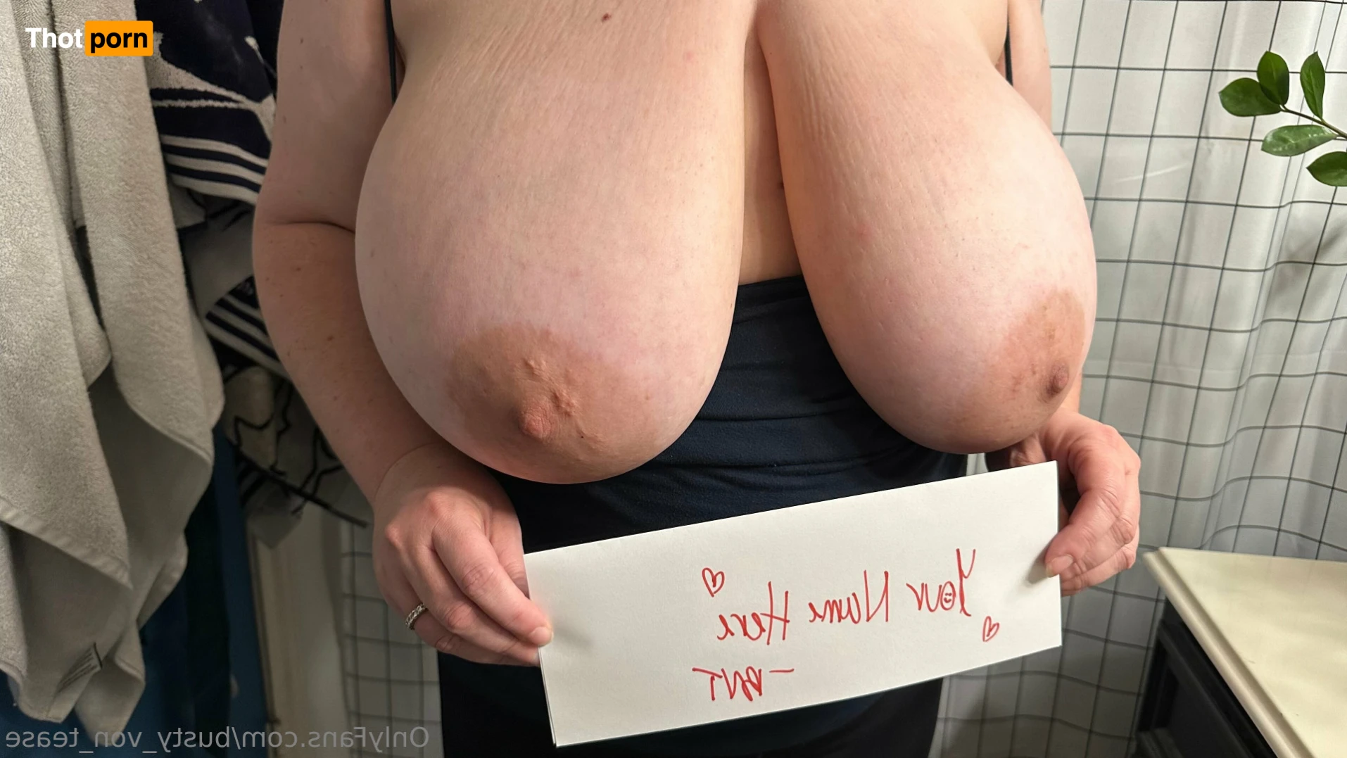 Busty Von Tease 15347454