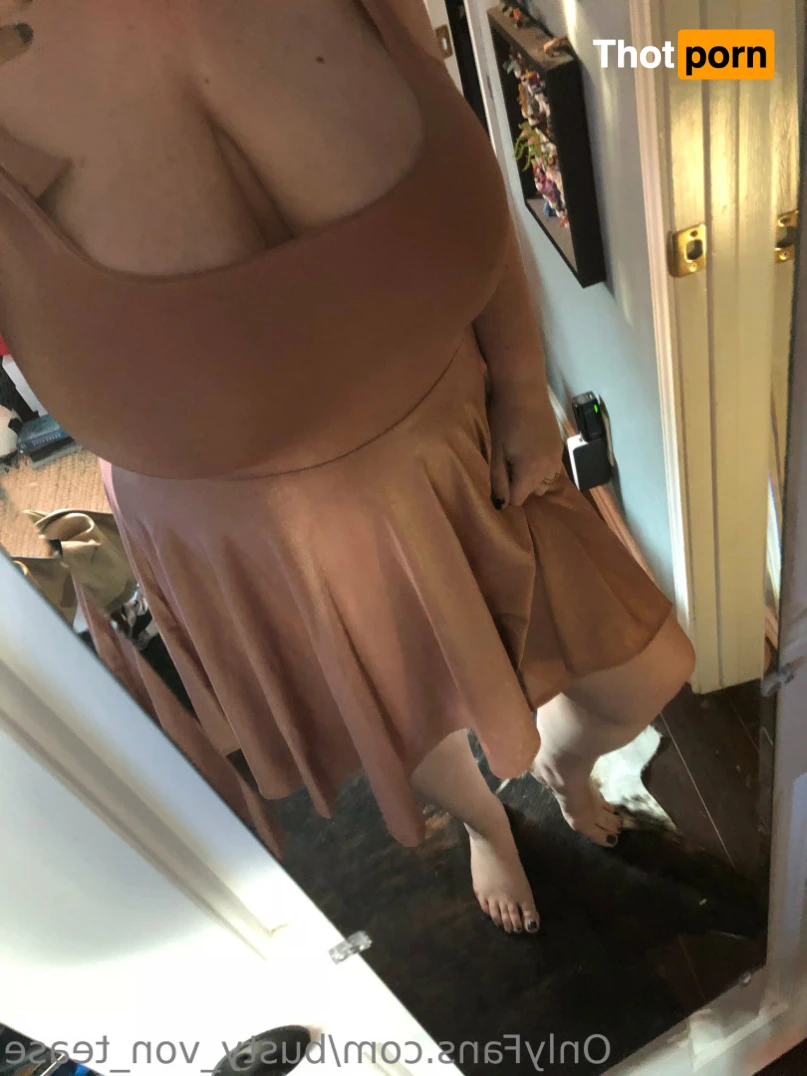 Busty Von Tease 15347591