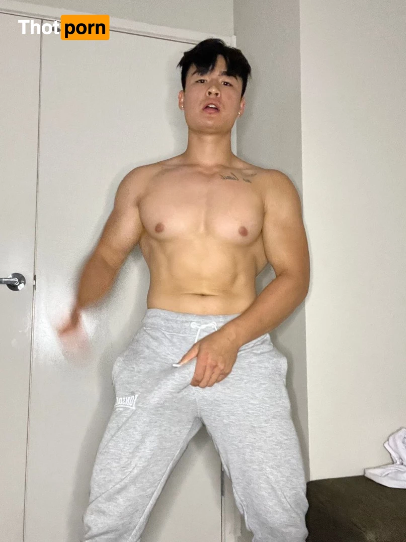 BustyBruceLee 3632607