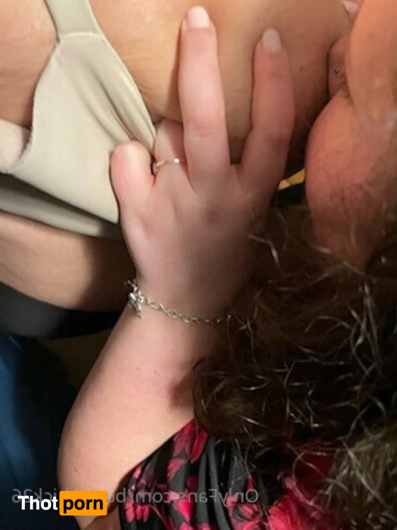 Bustychick26 3627169