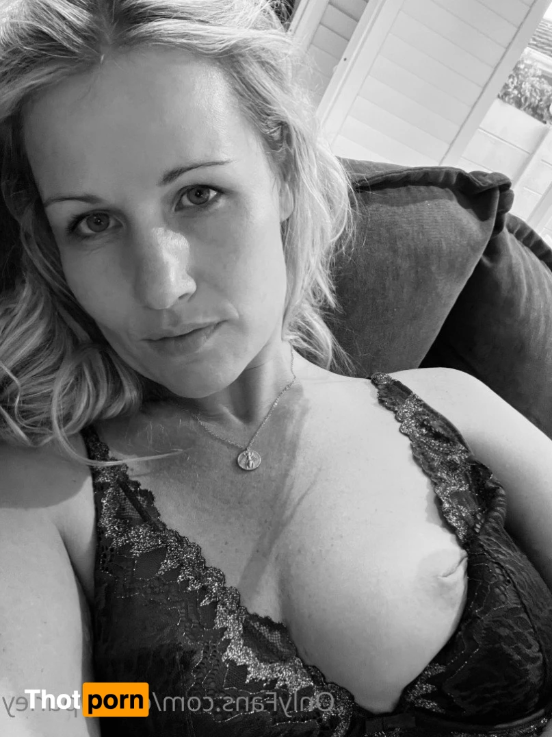 Candy Purley 3590555