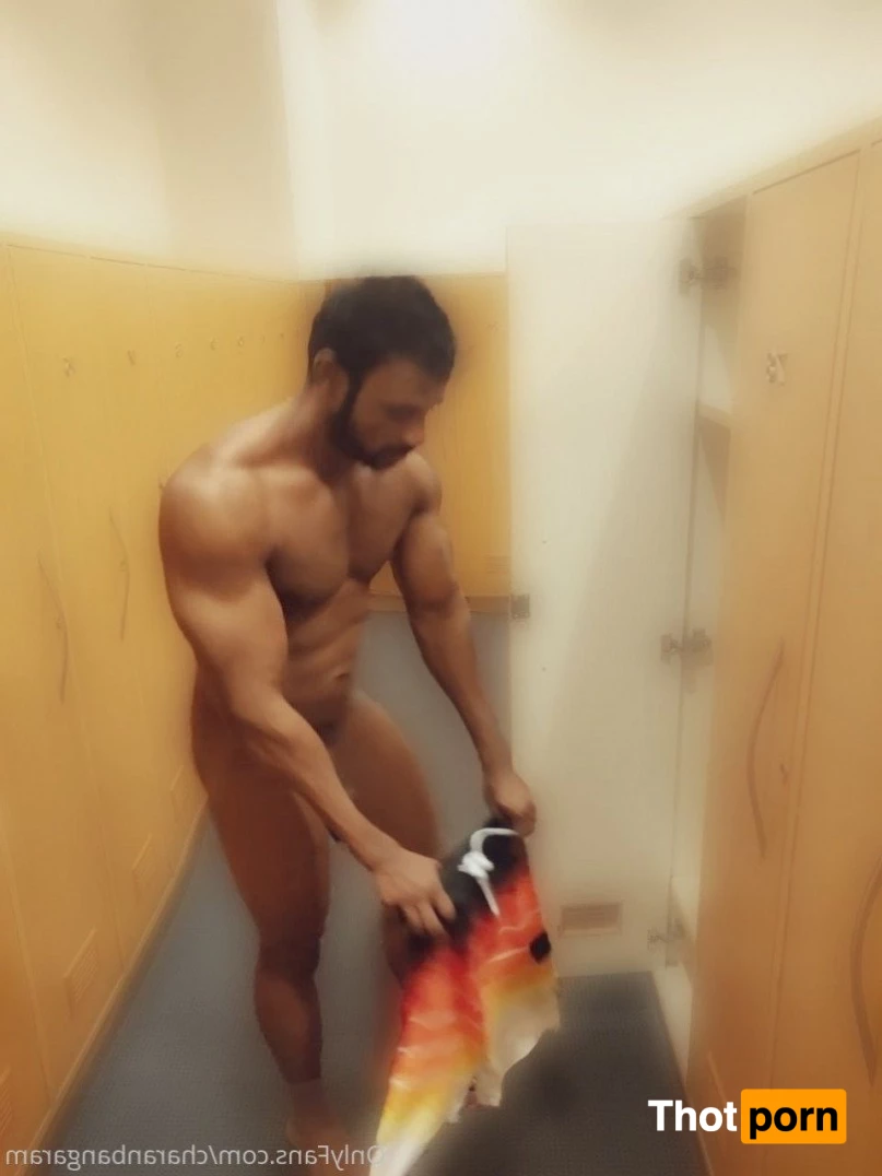 Charan Bangaram 3313599