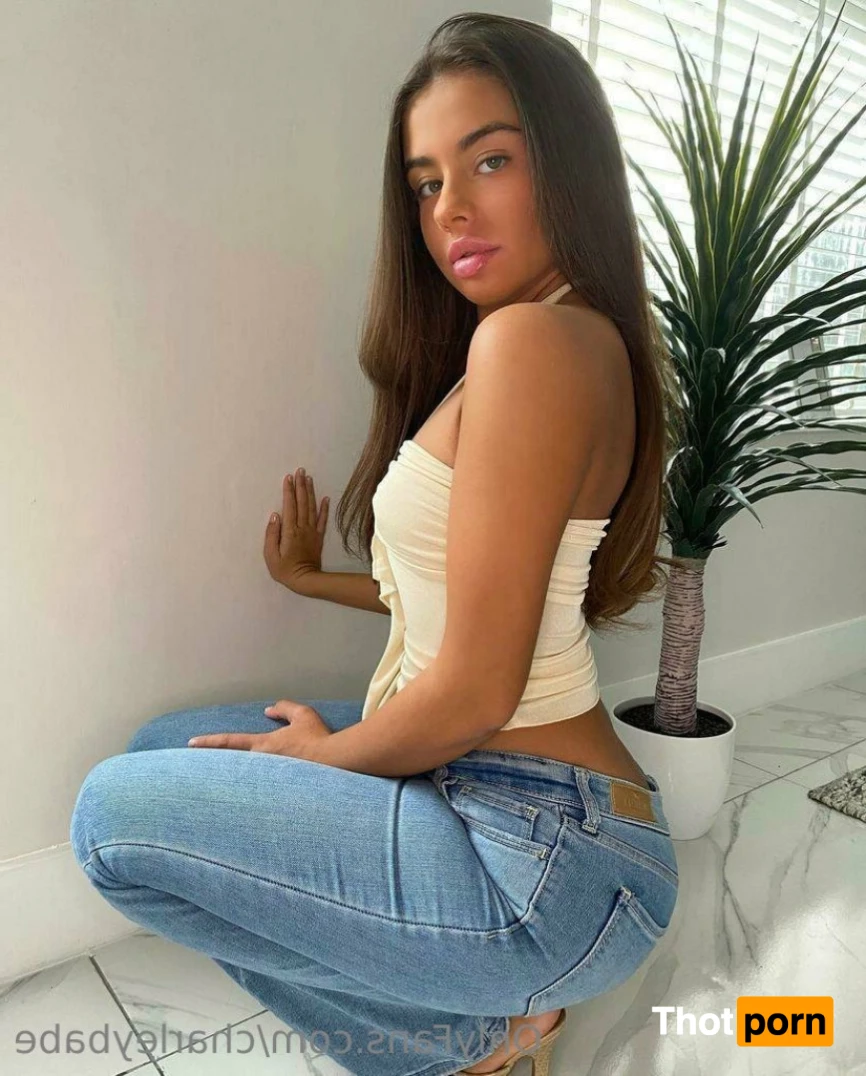 Charley👅 14945499