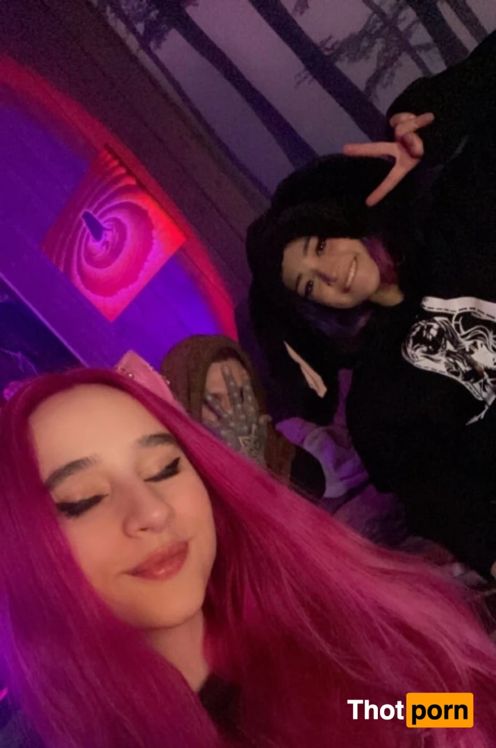 Mia🍒🌸✨ 14924723