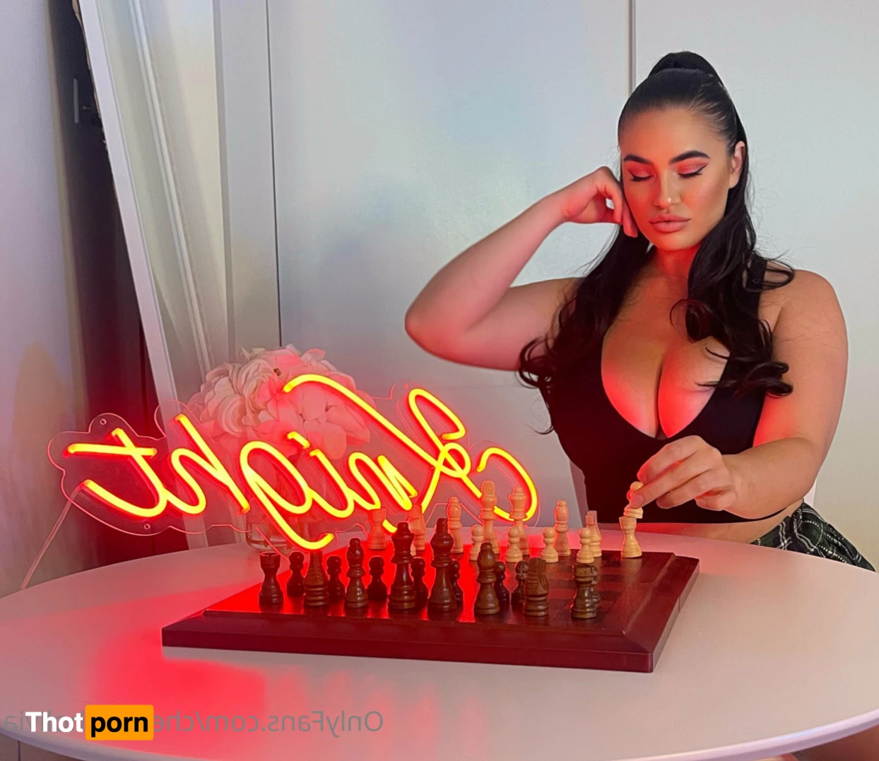 Olivia Knight 7682435