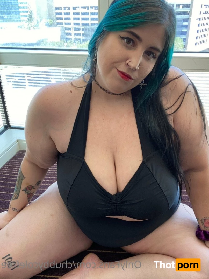 Chubby Queen Cole 🥀 FREE page 3309299