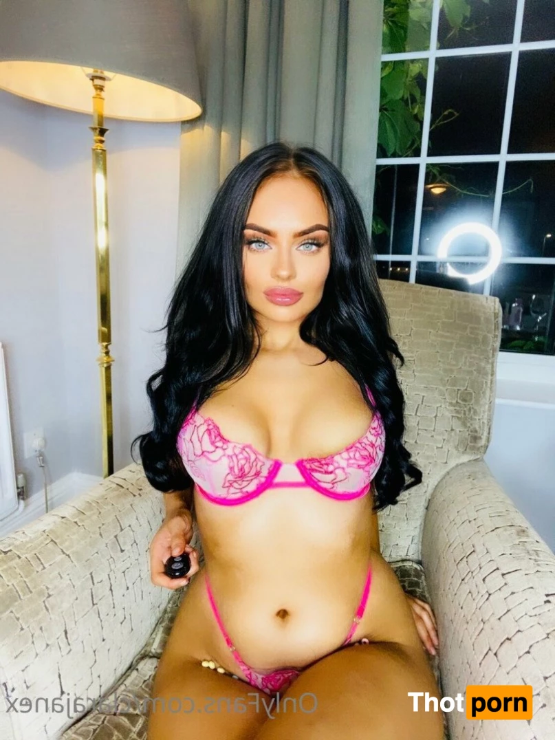 🟢🇬🇧Clara 3424733