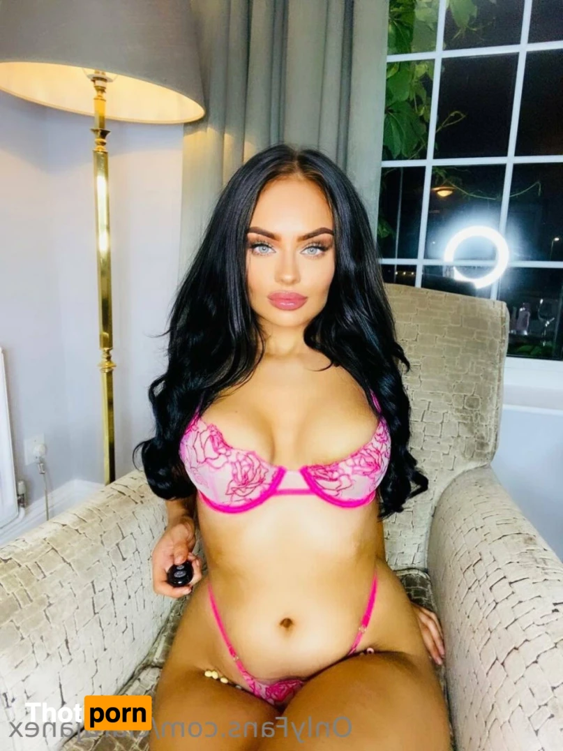 🟢🇬🇧Clara 14740101