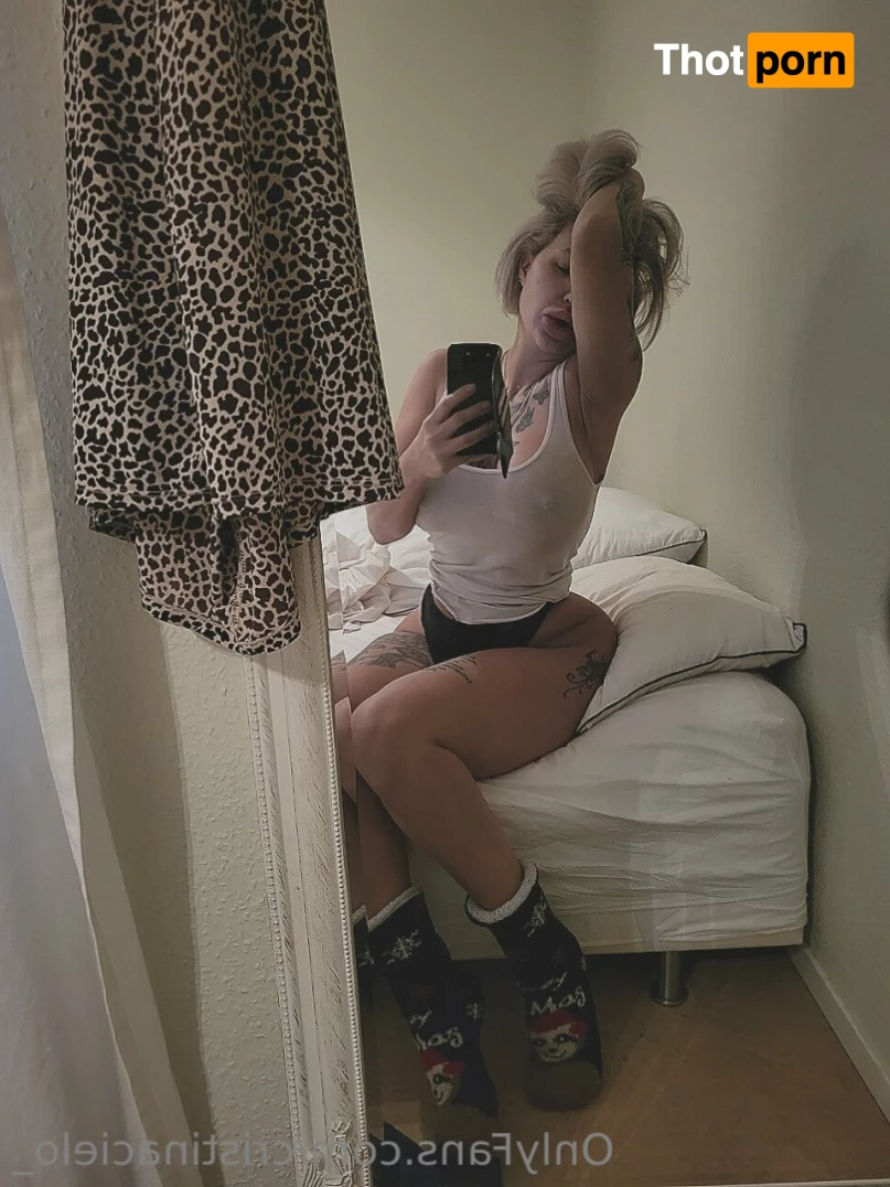 𝒞𝓇𝒾𝓈𝓉𝒾𝓃𝒶 𝒞𝒾ℯ𝓁ℴ 9458153