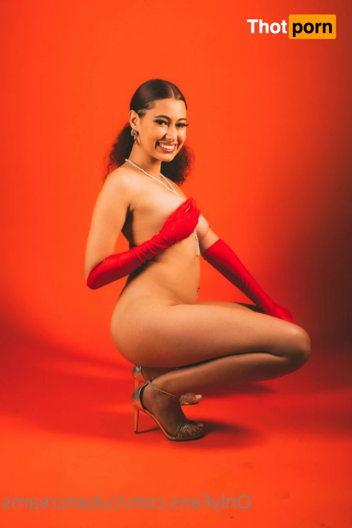 Molly MF Creams 3538949