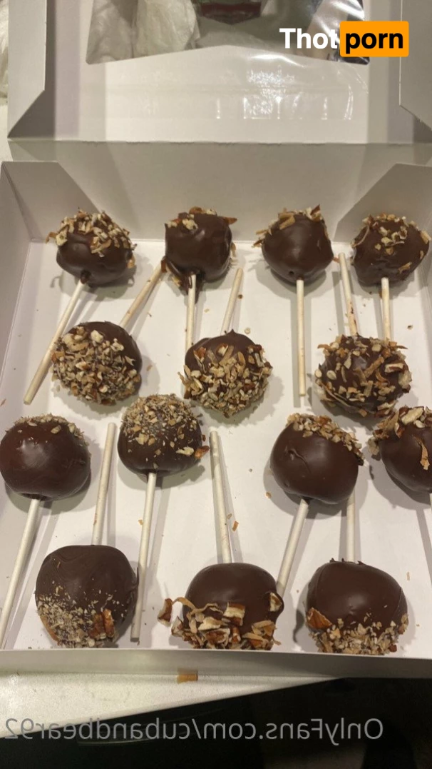 Cub and Bear 3770328