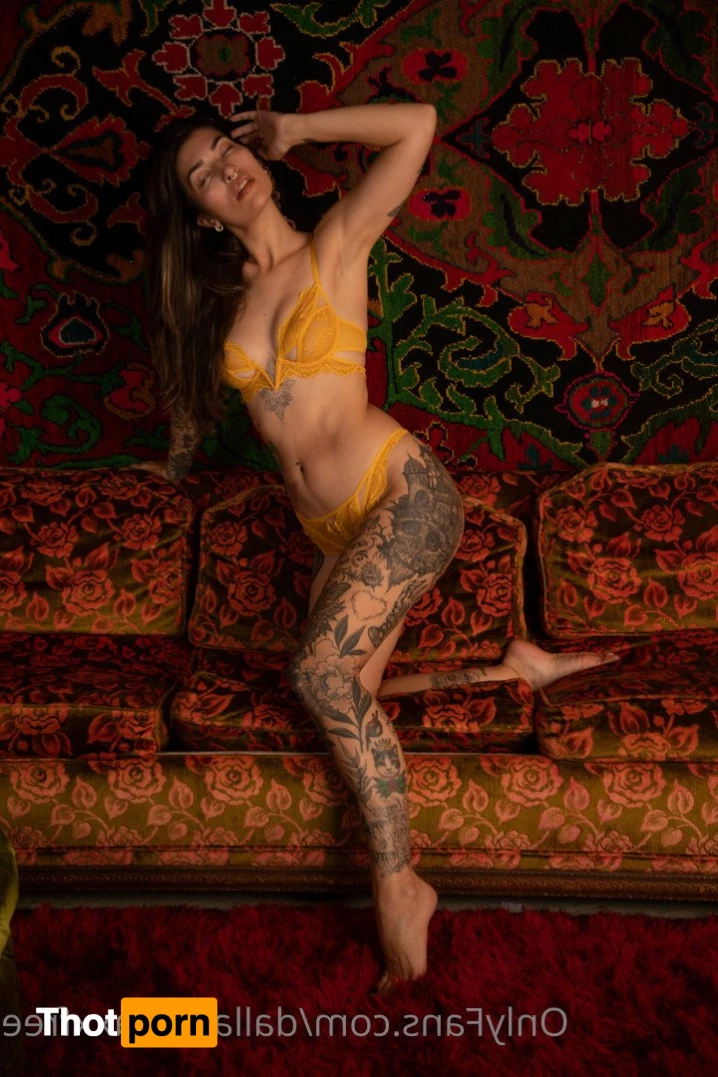 tattooed girl next door FREE 3248624