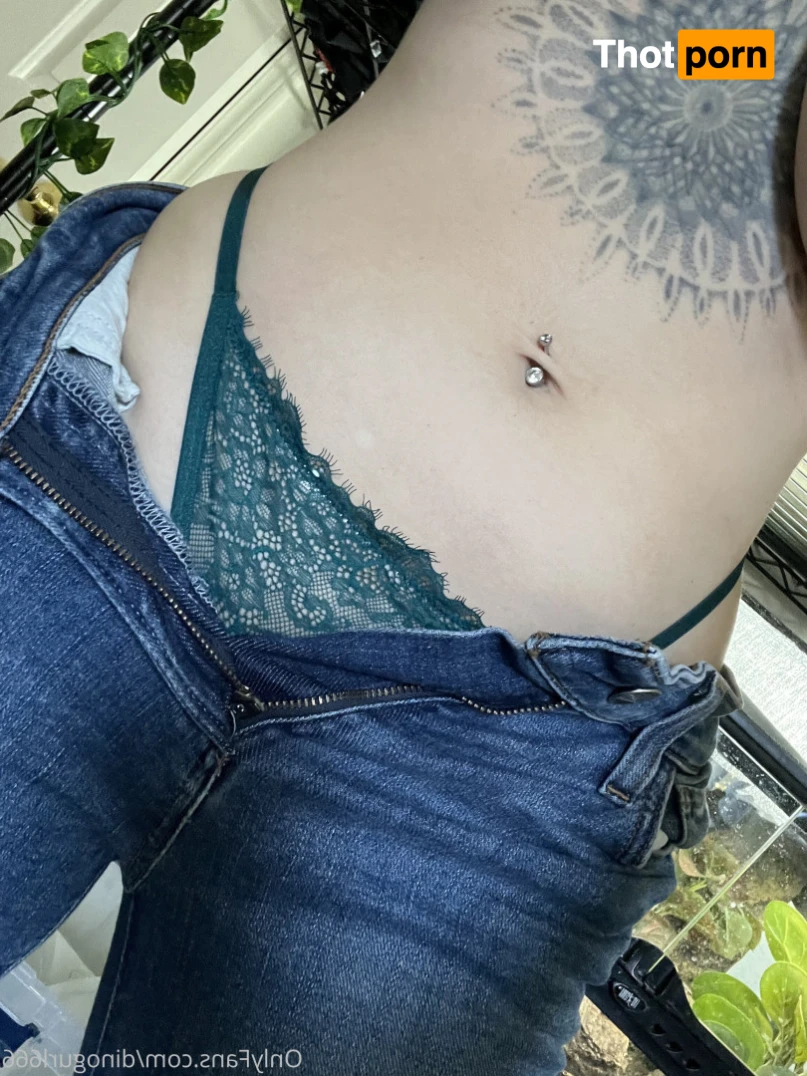 dinogurlFREE 14404928