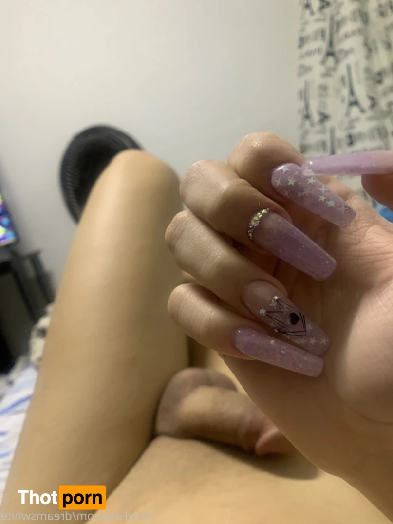 dreams_white 13466857