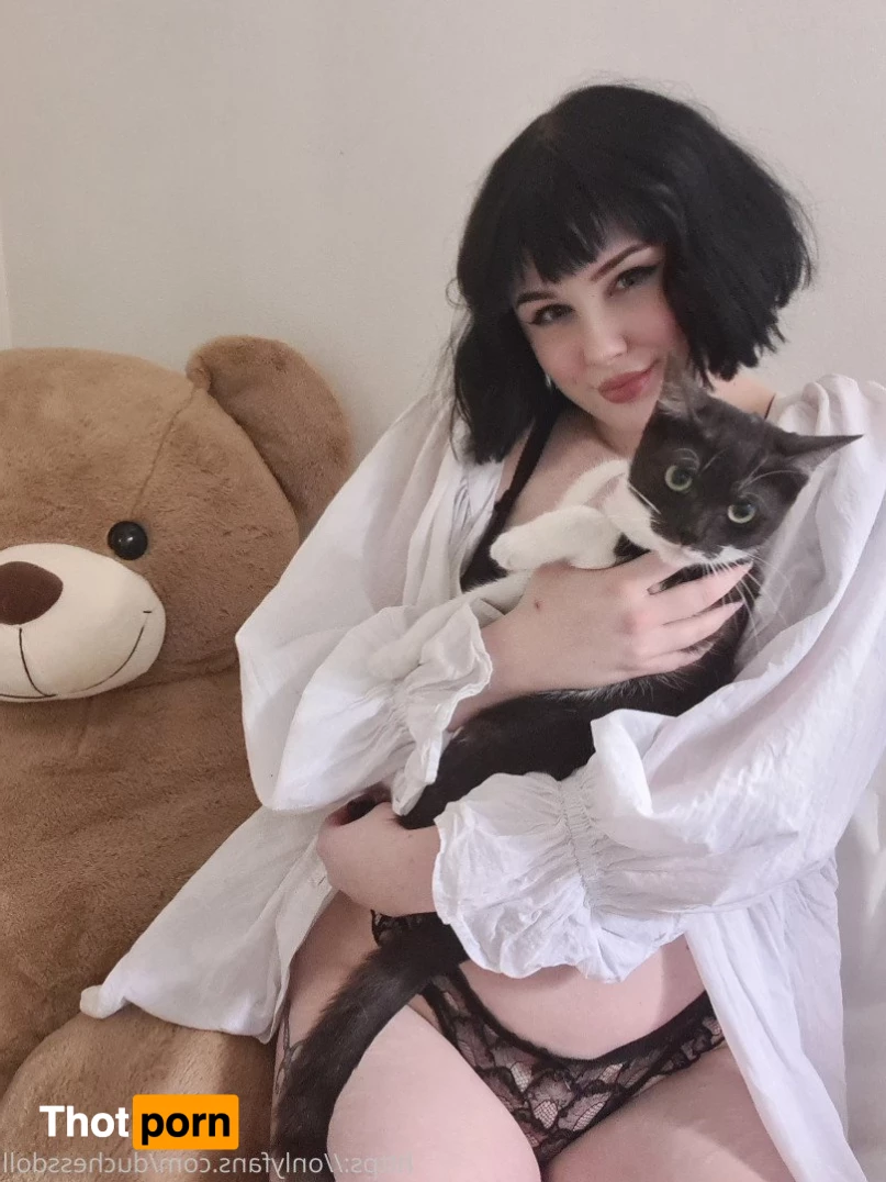 your big tiddy alt gf ♡ 3468153