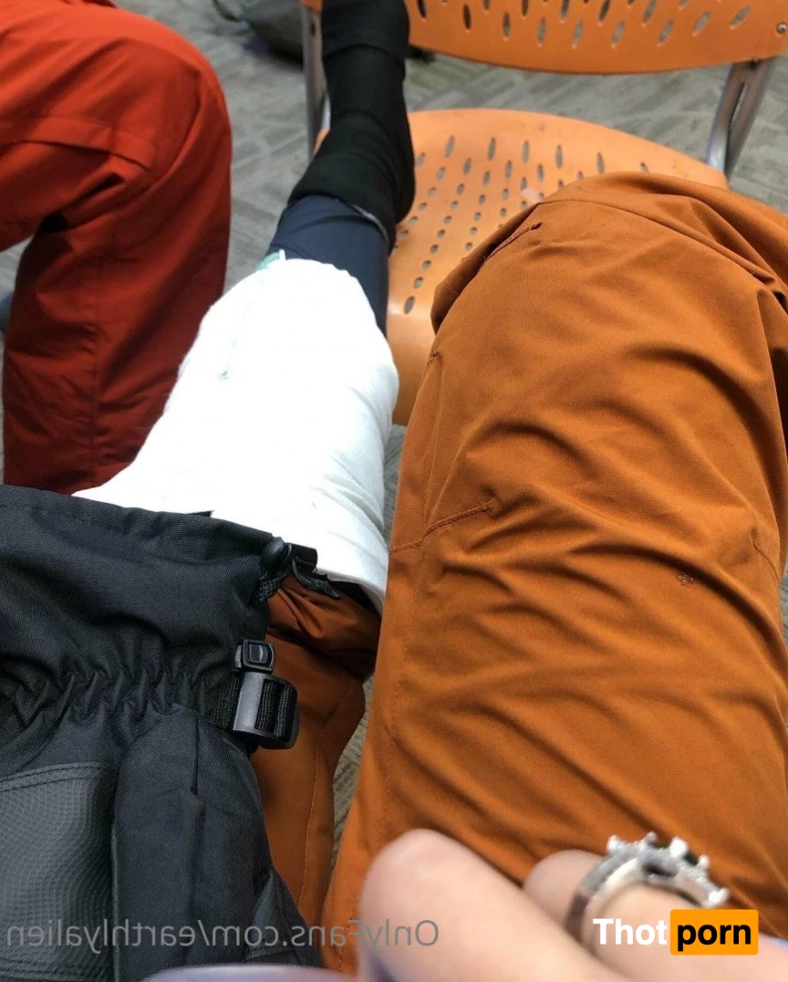 Earthly Alien 3387010