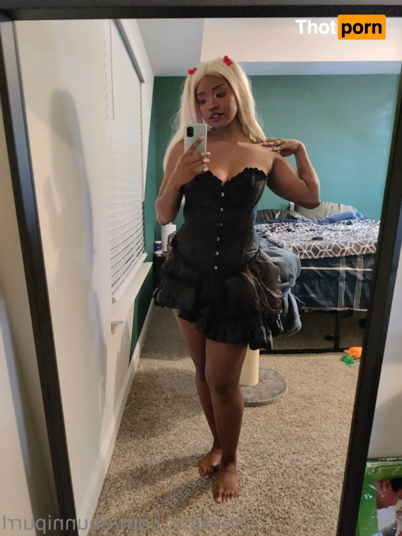 Ebunni_purrl 13443825