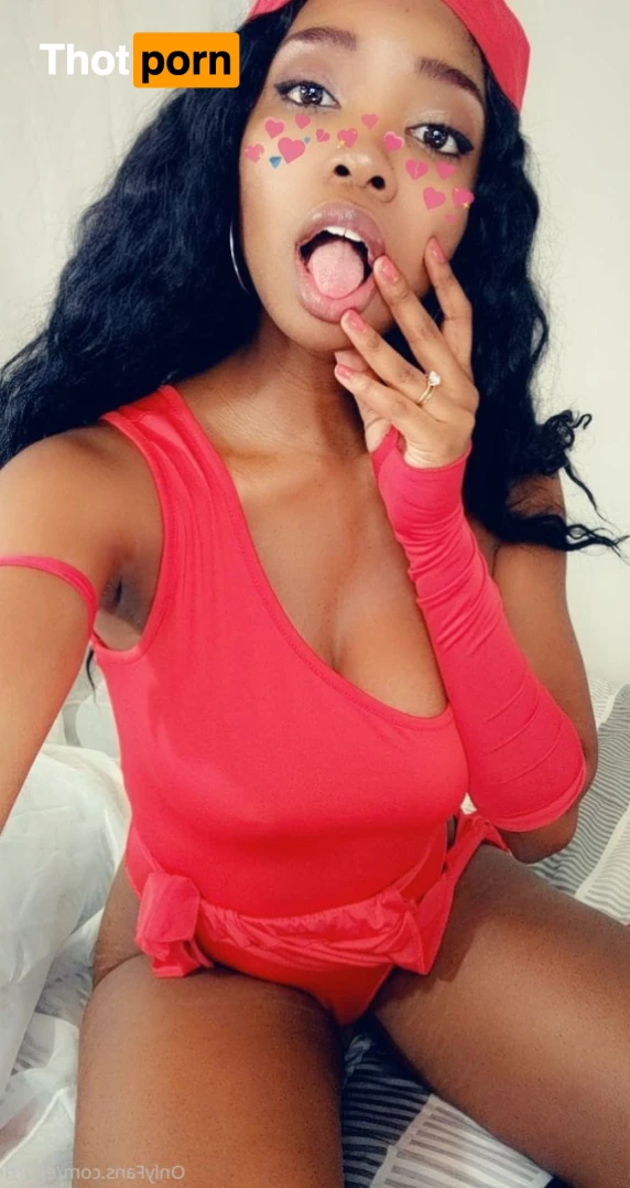 Ebunni_purrl 13444911