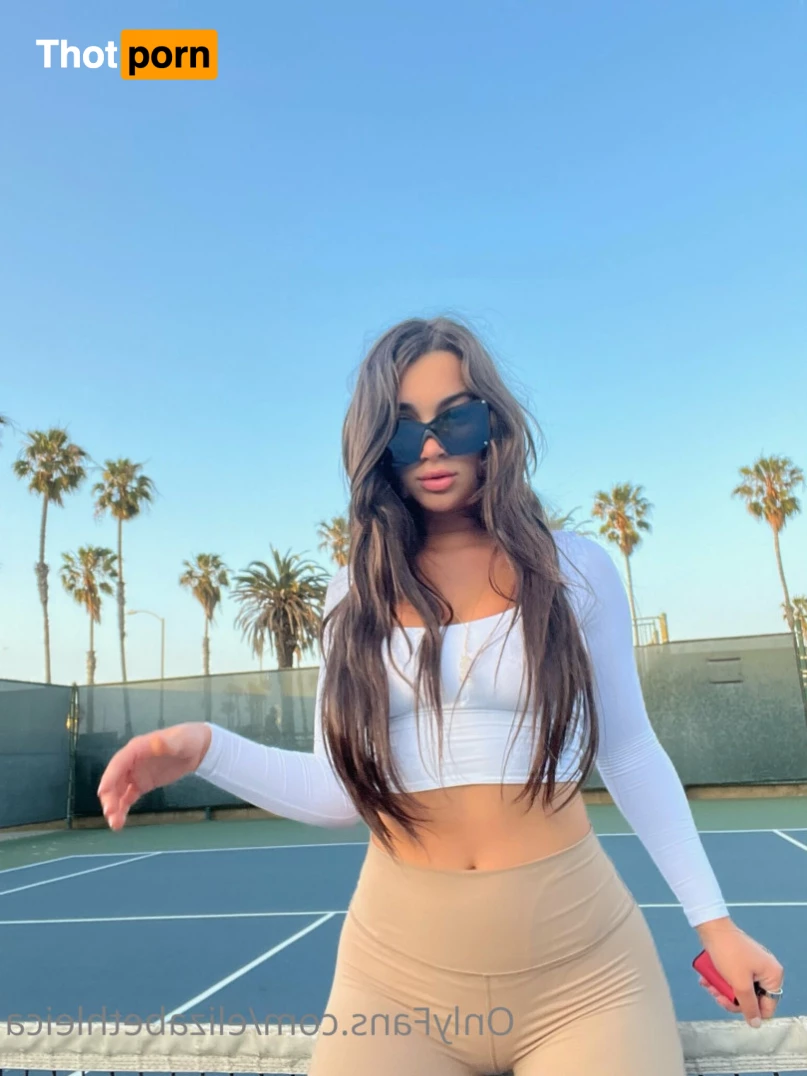 Elizabeth Leica 6108758