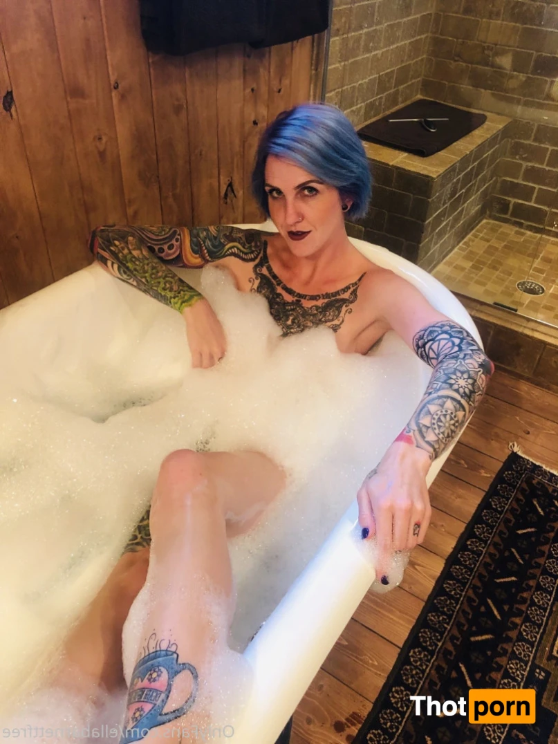 Ella Barnett-  Bisexual Tattooed Mom 14272269
