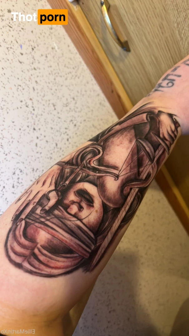 𝘌𝘭𝘭𝘪𝘦𝘔𝘢𝘳𝘵𝘪𝘯- 𝘚𝘦𝘹𝘵𝘪𝘯𝘨 𝘘𝘶𝘦𝘦𝘯😜 10016959