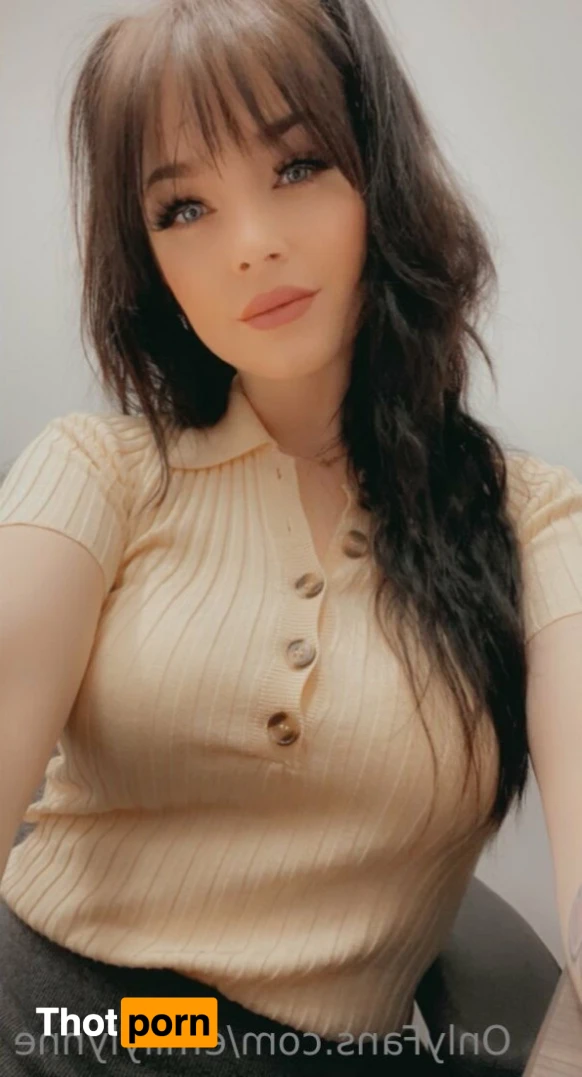 Emily Lynne 14233042