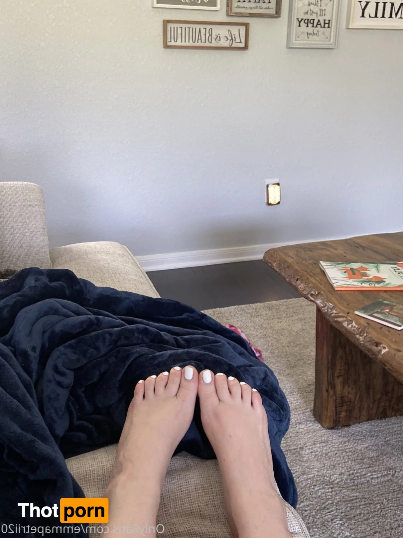 𝓑𝓘𝓖 𝓣𝓘𝓣𝓣𝓨 𝓔𝓜𝓜𝓐 💦 14231248