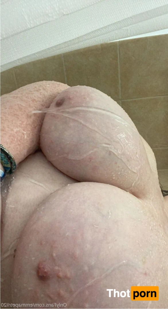 𝓑𝓘𝓖 𝓣𝓘𝓣𝓣𝓨 𝓔𝓜𝓜𝓐 💦 14231486