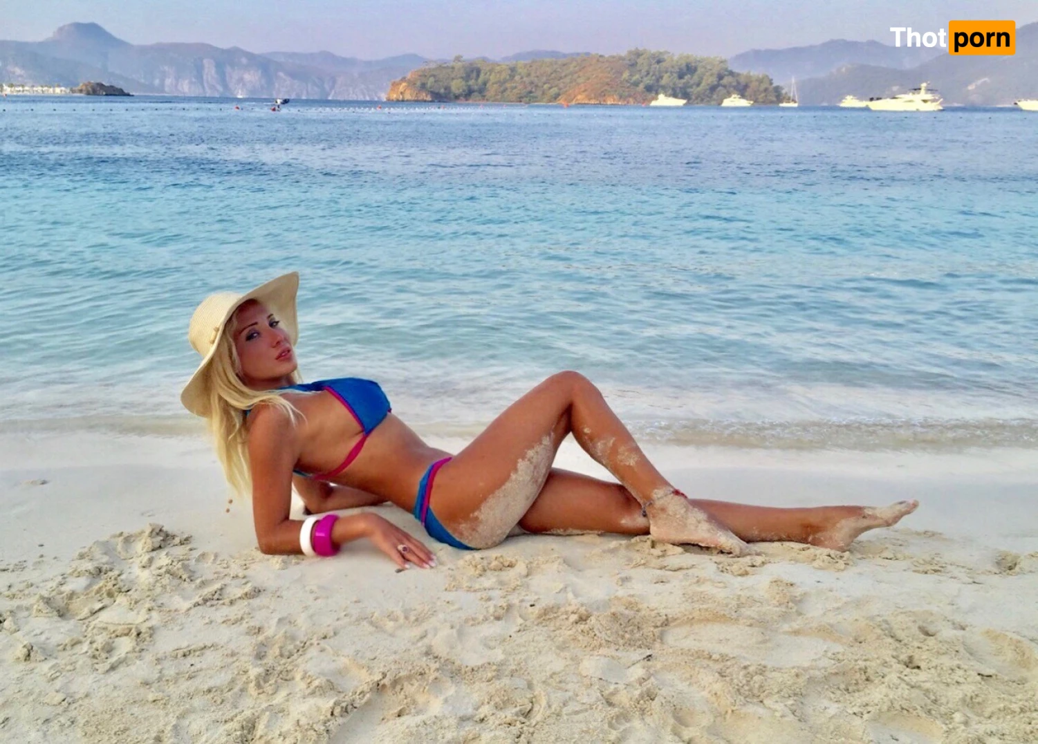 Esra Ersoy🍓 12187354