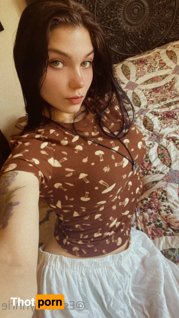 𝑬𝒔𝒕𝒉𝒆𝒓 •🌿• 5829653