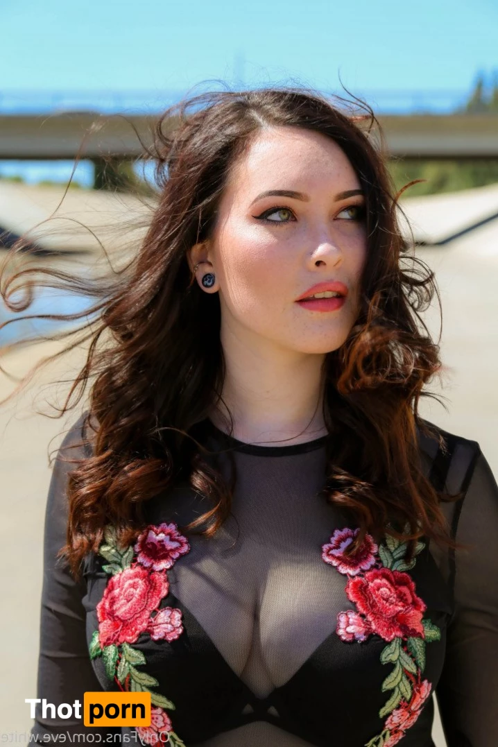 Evelyn White 3366123