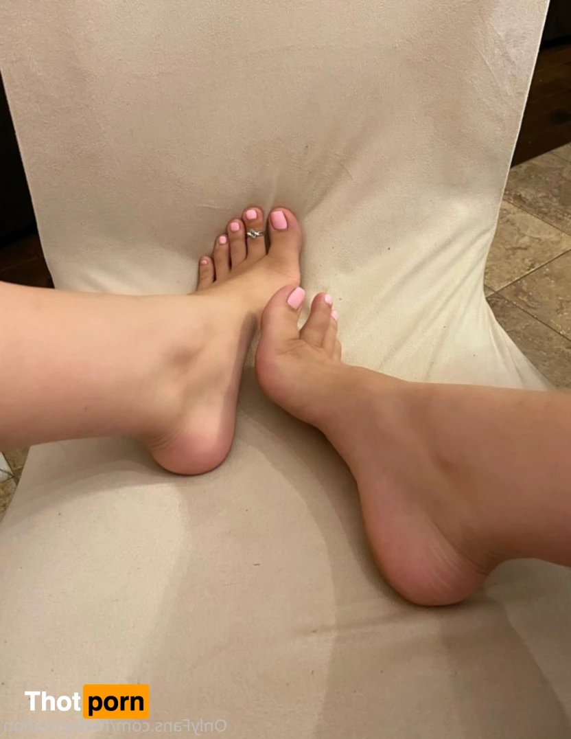 QueenZ’sFeet 👑🦶🏼 5898936