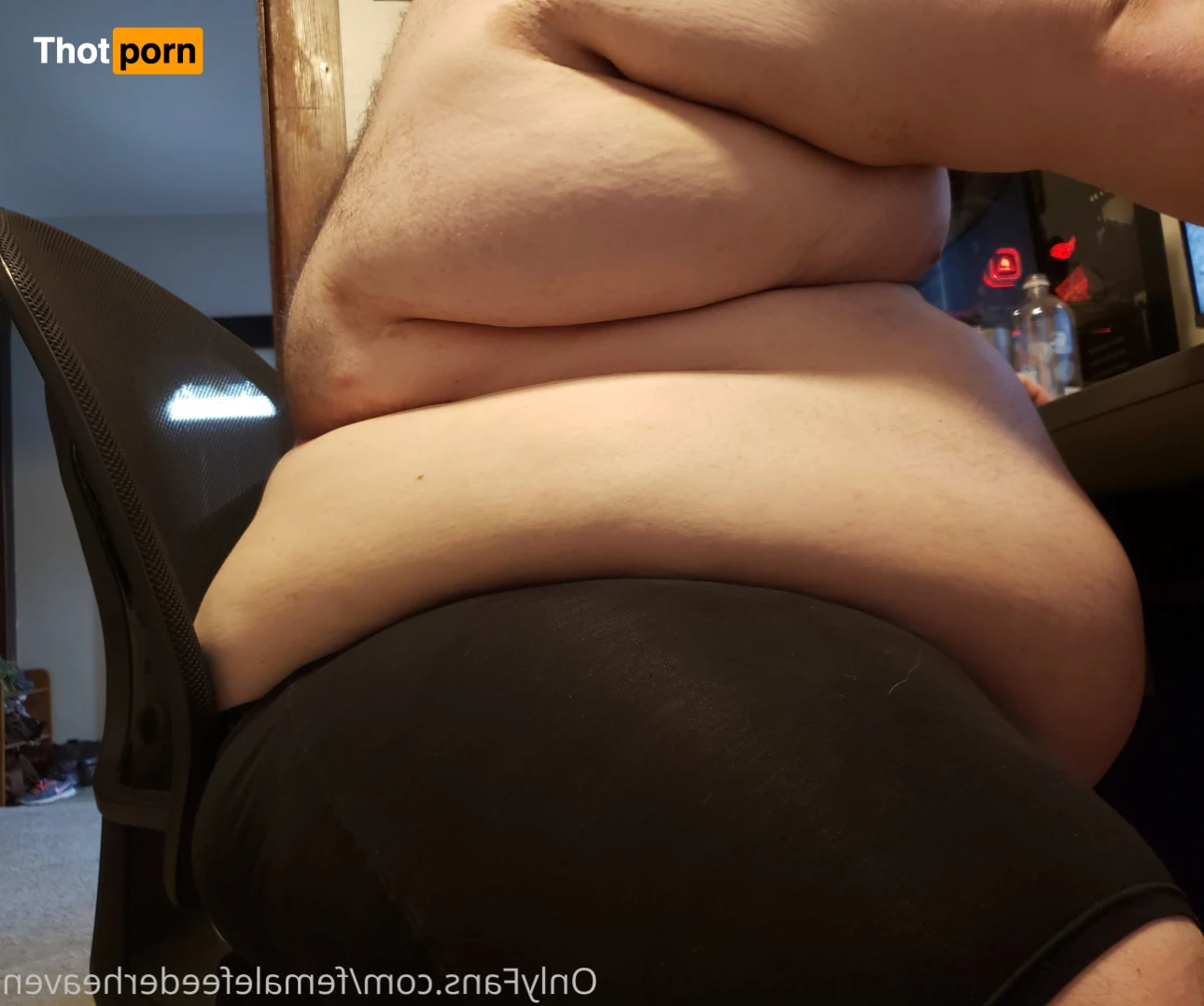 FemaleFeederHeaven 13105456