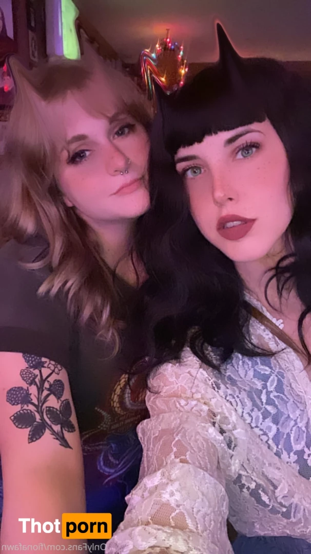 FIONA FLIRTS 5828837